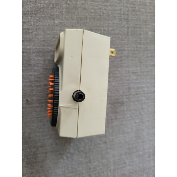 Vintage Intermatic Master Control 24 Hour Timer D811 - Picture 3 of 7